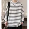 Moderna y elegante, esta camiseta de rayas de manga larga para hombres y mujeres es perfecta para otoño e invierno.. Es cómodo, casual e ideal para el uso diario