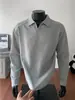 Sudadera tipo polo retro de corte holgado para hombre, camiseta de manga larga con retazos estilo americano, cuello en V, para otoño, en blanco y gris pesado