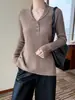 Colección de otoño e invierno: Suéter 100% lana pura con cuello verde, diseño nuevo con un pequeño patrón de trenzado, suéter versátil y elegante como capa base para mujer