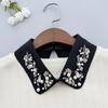 Collar falso de artículo pequeño en blanco y negro con cuentas artesanales pesadas y bordado popular de moda directa de fábrica