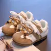 Zapatos de Entrenamiento Moral para Niños 2025 Primavera y Otoño Nuevo Estilo Coreano Nuevos Zapatos Deportivos para Niñas Zapatillas Gentry de Suela Blanda para Niños
