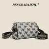 Bolsa de textura de comercio exterior con explosiones transfronterizas 2025bolsas Joker a cuadros retro correa de hombro ancha bolso pequeño cuadrado de hombro venta al por mayor