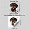 BRUP Adesivo de Carro Engraçado Dachshund Bulldog, Imitação 3D Realista de Filhote Segurando uma Pistola de Combustível, Adesivo Decorativo para Tampa do Tanque de Combustível