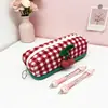 Nuevo estuche de gran capacidad, bolsa de toallas sanitarias de cuadros de lana, bolsa de maquillaje portátil para estudiantes transfronteriza, bolsa de almacenamiento al por mayor