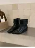 Nueva Colección Otoño/Invierno 2026: Botines Retro de Tacón Cuña para Mujer con Punta Cuadrada, Detalle de Solapa y Tacón Oculto para una Silueta Estilizadora