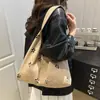 Bolso Tote Casual de Moda de Gran Capacidad con Textura Sencilla, Bolso de Hombro Estilo Nuevo, Bolso de Mujer de Moda Otoño e Invierno 2026