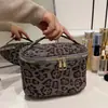 2026 Nuevo Bolso de Maquillaje Portátil con Estampado de Leopardo Transfronterizo para Amazon Bolso de Almacenamiento Cosmético de Tela Retro Neceser