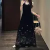 En StockVestido Hua Ben Xi de Terciopelo con Encaje Bordado Otoño 2026 Nuevo Elegante y Estiloso Vestido de Tirantes