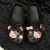 Novos Sapatos com Furos Acessórios DIY Boneca Fofa de Desenho Animado Gato KT Decorações de Rugby Acessórios Fivela de Sapato Removível