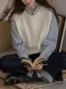 Chaleco de punto con cuello redondo de lana, trenzas en la espalda y abertura