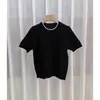 Camiseta de Tricô de Seda de Gelo Branca de Manga Curta Feminina Verão 2025 Novo Design de Top Nicho Solta Gola Redonda