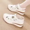 Zapatos de Mujer de Cuero Suave Huecos con Suela Gruesa de Tacón Alto 2026 Verano Nuevos de Boca Baja con Suela Suave Zapatos Casuales Cómodas Sandalias de Cuña para Madre