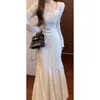 Vestido de Inverno Espesso Jacquard de Renda Elástica Damasco Branco Cauda de Sereia Longo Poliéster Slim Fit com Etiqueta