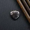 Corazón de Melocotón de Cristal Venta al por mayor Transfronteriza Colgante de Jade Accesorios Pulsera Colgante Hecho a Mano en Forma de Corazón Adorno 20 mm Piedra Preciosa