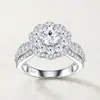Anillo Redondo Único de Moissanita para Mujer, Anillo de Moda de Lujo Ligero, Venta al por Mayor Transfronteriza Europea y Americana, Moda de Alta Gama para Mujeres