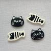Gatito de pez blanco y negro DIY accesorios para tocado material hecho a mano carcasa para teléfono móvil accesorios para pegatina de refrigerador en stock venta al por mayor