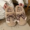 Hogar Cálido Suave Amigable con la Piel Mujeres Invierno Dulce Cubrecabezas Pantuflas de Algodón Cuadros de Alta Gama Lazo Retro Zapatos Postparto