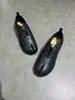 Zapatos de Mujer con Dedos Divididos y Cordones, Estilo Nuevo 2026, Pezuña de Cerdo, Zapatos Casuales Planos de Nicho Retro, Zapatos de Cuero de Moda Versátiles