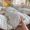 Conjunto de roupa de cama de quatro peças para dormitório em gaze plissada de algodão puro, grau A para mães e bebês, conjunto de três peças com capa de edredom, lençol de cima e lençol com elástico em estilo fresco e simples