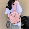 Mochila versátil de un solo hombro para mujer, para el trayecto de verano, nueva moda deportiva exterior de doble hombro 2026, diseño simple