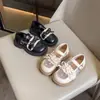 Zapatos de Piel Transpirables para Niñas 2025 Verano Nuevos Elegantes Zapatos de Princesa para Niñas Transpirables Zapatos Individuales para Niños Estilo Primavera y Otoño