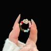 Nuevo anillo de moda de alta gama versátil estilo vintage con forma de estrella y diamantes, lujo ligero, anillo personalizado único y lujoso