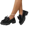 Zapatos de otoño transfronterizos europeos y americanos con lazo, talla grande, nuevo modelo de primavera, zapatos pequeños de cuero estilo británico, zapatos de mujer de suela gruesa negra, venta al por mayor talla grande