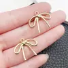 15 Pingentes Pendentes Cor Plated Dourado KC Vazado Laço Liga de Zinco Pingente DIY Bolsa Pulseira Pingente Acessórios de Joia