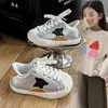 Zapatillas de concha para niños estilo coreano con estrella, nuevos zapatos casuales de moda otoño 2026 para niñas, zapatillas deportivas para niños