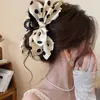 Pinza de garra de lunares estilo coreano, pinza para el pelo modelo nuevo de alta gama 2026, pinza de tiburón grande exquisita para cabello grueso