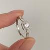 Nuevo anillo de diamantes cuadrados con cadena de circón para mujer, anillo de bodas plano con destellos, de alta calidad, delicado, exquisito, para el dedo índice, simple y a la moda.