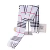 Cachecol masculino de outono e inverno estilo europeu e americano, similar a cashmere, xadrez britânico com franjas, cachecol decorativo quente para casal, entrega em peça única