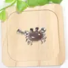 Ventas Directas de Fábrica Joyería al por Mayor Transfronteriza Estilo Ins Colgante Pequeño de Cangrejo Joyería de Piedra Ojo de Tigre Yiwu Pequeños Productos