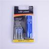 Regalo directo de fábrica linterna mini de aleación de aluminio de 9 LED linterna pequeña de 9 luces blíster con batería