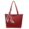 Bolso Tote de Moda con Patrón de Lichi de Comercio Exterior para Mujer Verano 2025 Gran Capacidad Retro Casual Versátil Bolso de Hombro/Axila