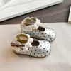 Sapatos de Couro para Meninas 2026 Outono Novo Estilo Sapatos de Princesa Elegantes com Bolinhas para Menininhas Sapatos de Couro de Camada Única com Cadarço Estilosos para Meninas