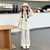 Conjunto de Ropa de Otoño para Niñas 2026 Nuevo Moda Cardigan Rayado con Cuello de Solapa y Pantalón de Falda para Niños Mayores