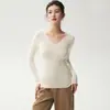 Suéter de malha fina e amigo da pele feito com fio Yangzi, 100% lã, suéter feminino de gola V slim fit, base sem costura, moderno