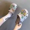 Zapatos Perforados de Red para Mujer Verano Exterior Dibujos Animados Lindos Hogar Interior Antideslizantes Sandalias de Jardín Pantuflas de Punta Cerrada para Mujer