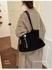 Bolso de Terciopelo Gamuzado para Mujer 2026 Nuevo Estilo Tendencia Otoño Retro Milanés Bolso Tote para el Trabajo Bolso de Hombro de Gran Capacidad