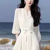 Elegante vestido social blanco de gasa estilo diosa, suave y elegante, adecuado para primavera y verano, con un diseño francés simple, disponible en todos los colores