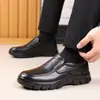 Sapatos Masculinos de Couro Macio para Idosos, Sapatos Casuais Respiráveis para Primavera e Outono para Pais de Meia-Idade e Idosos, Sapatos Impermeáveis com Solado Macio para Homens