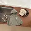 Jaqueta Infantil para Exterior 2025 Nova Primavera e Outono Estilo Coreano Jaqueta Esportiva Casual para Meninos Roupas Infantis Modernas