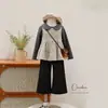 Conjunto de Outono de Três Peças para Meninas 26 Novo Estilo Roupas Infantis Roupa Base para Bebê Colete Xadrez Saia Calça Flare Casual