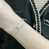 Collar Blanco con Forma de Cruz de Nácar, Oro Blanco, Estilo Reina, Finamente Tallado por CNC, Chapado en Oro Rosa de 18K, Cadena para Clavícula, Retención de Color Duradera