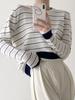 Suéter de Punto Calado a Rayas de Color Contraste Azul Oscuro para Mujer Otoño 2024 Nuevo Cuello Redondo Pequeño Suéter Holgado Top