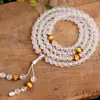 Pulsera de cuentas budistas esmeriladas de cristal blanco pulido puro con 108 cuentas esmeriladas que presentan el mantra de seis caracteres, adecuada tanto para hombres como para mujeres