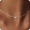 Colar Cruz Minimalista para Mulheres, Design de Nicho de Luxo Leve, Pingente Acessório de Corrente para Clavícula de Alta Qualidade Atacado