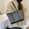 Bolsa de Hombro Cruzada 2025 Nuevo Estilo Moda Cuadros Un Hombro para Viajes Diarios Gran Capacidad Bolsas Tote Nicho Retro para Mujer