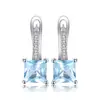 Pendientes de botón de Plata 925 Estilo Francés Lujo Ligero Gama Alta Zirconia Verde Oliva con un Diseño Único de Clip para Oreja en Espiral de Zirconia Cuadrada
